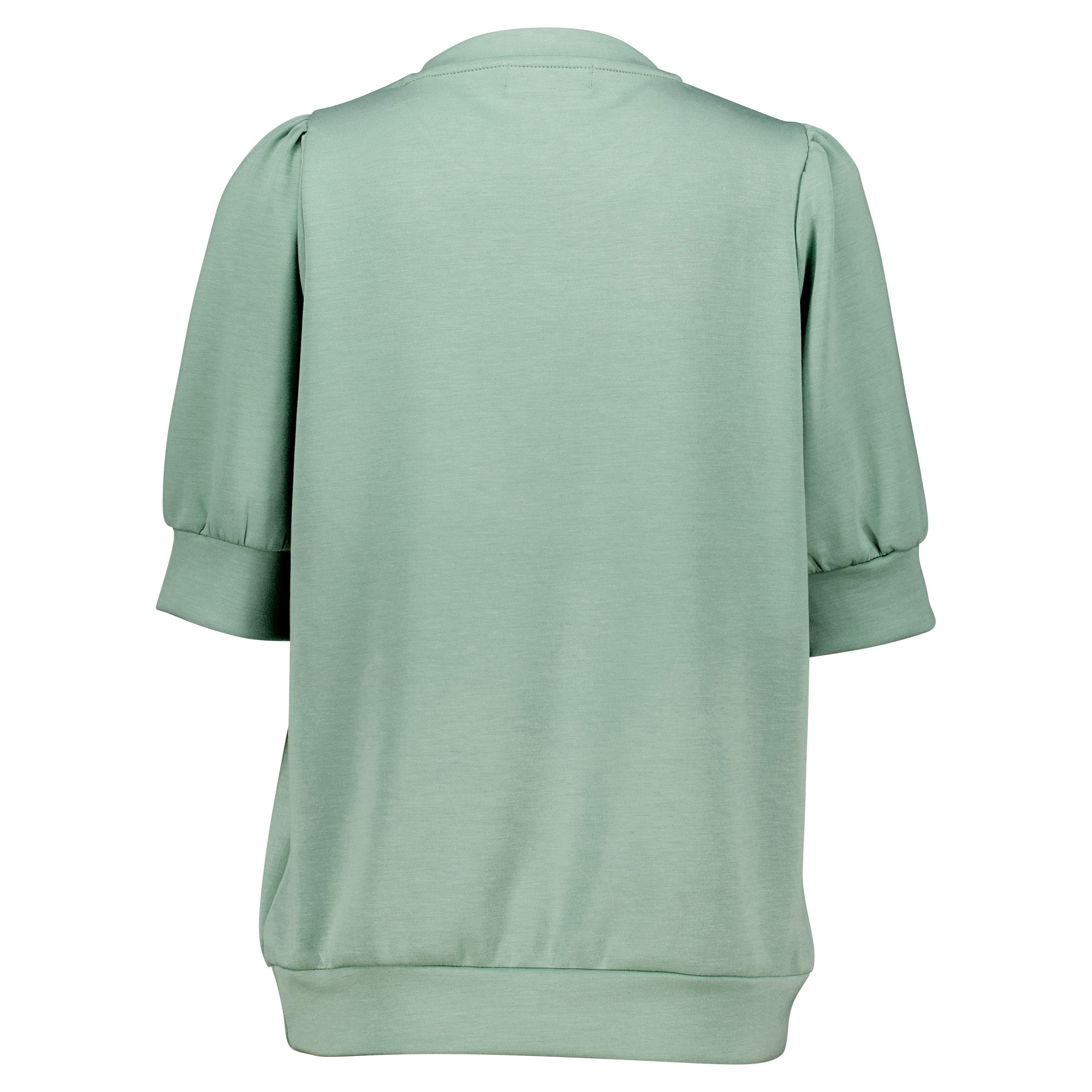 Weibliches Model mit CAMPS BAY Shirt in Mineral Green