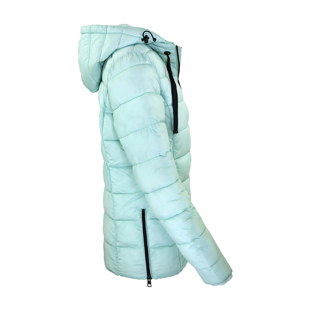 Weibliches Model mit CAMPS BAY Steppjacke in Harbour Grey