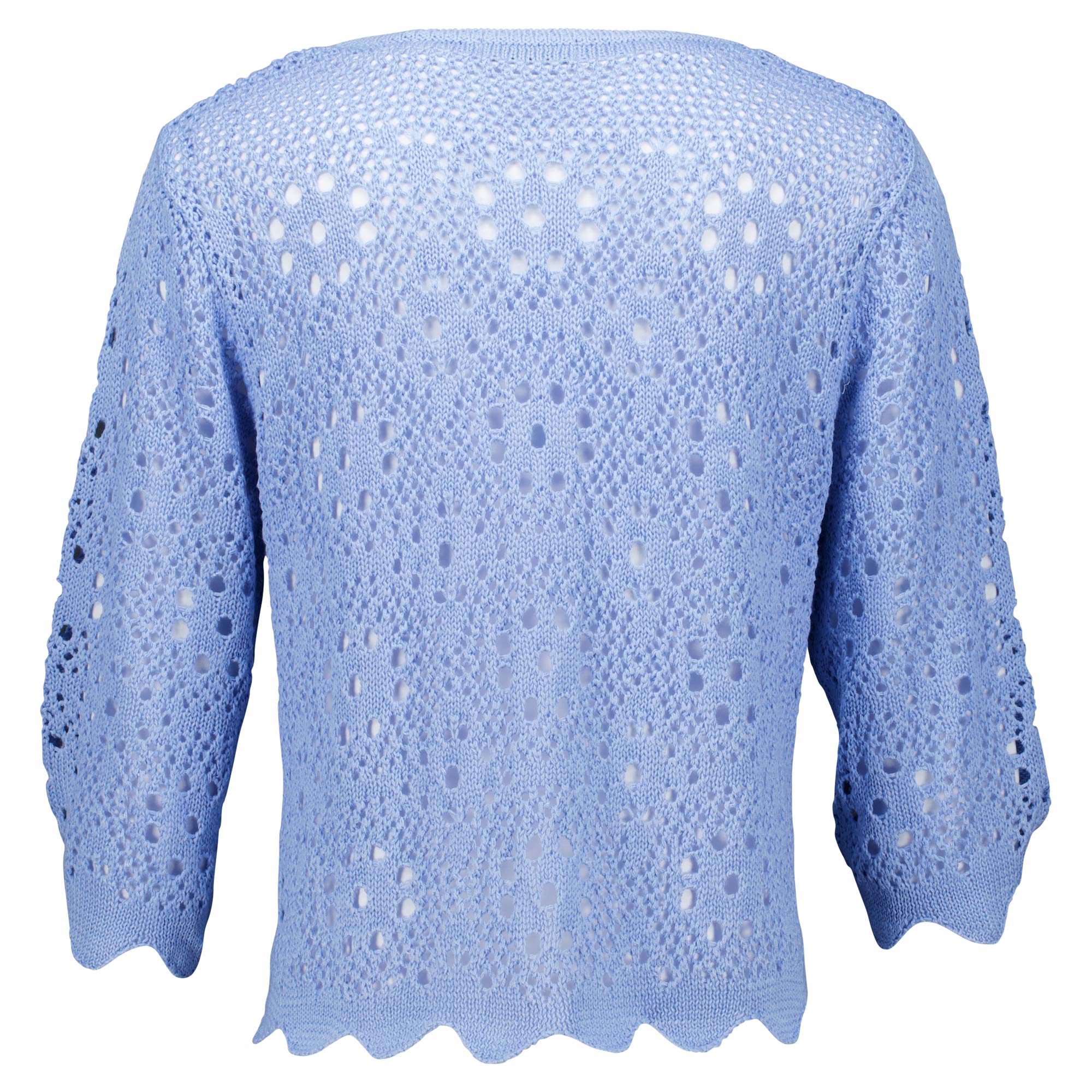 Weibliches Model mit Rock You Day Strickjacke in Pearl Blue