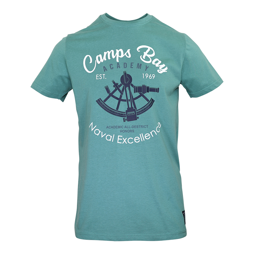 Männliches Model mit CAMPS BAY T-Shirt 