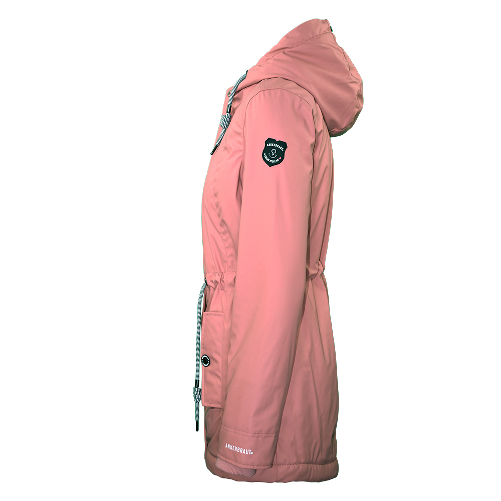 Weibliches Model mit ANKERBRAUT Wetterjacke in Dusty Rose