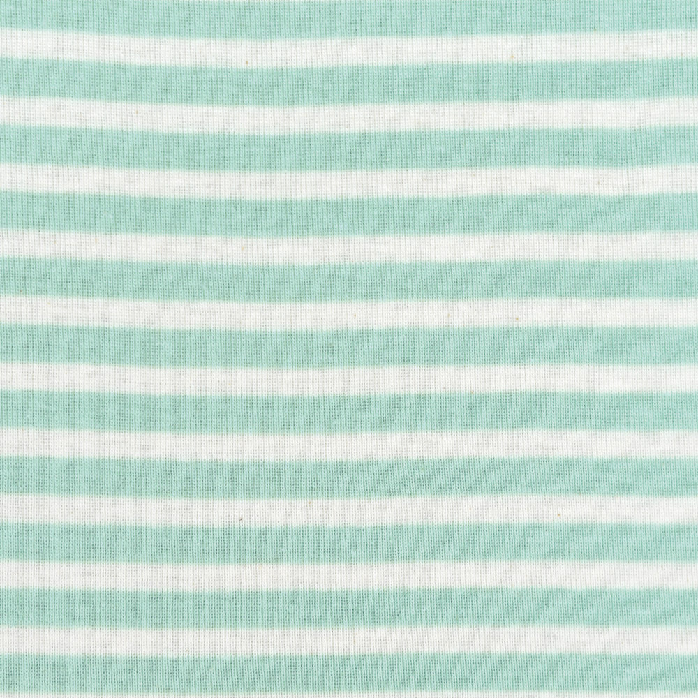 Weibliches Model mit CAMPS BAY T-Shirt in Harbour Grey