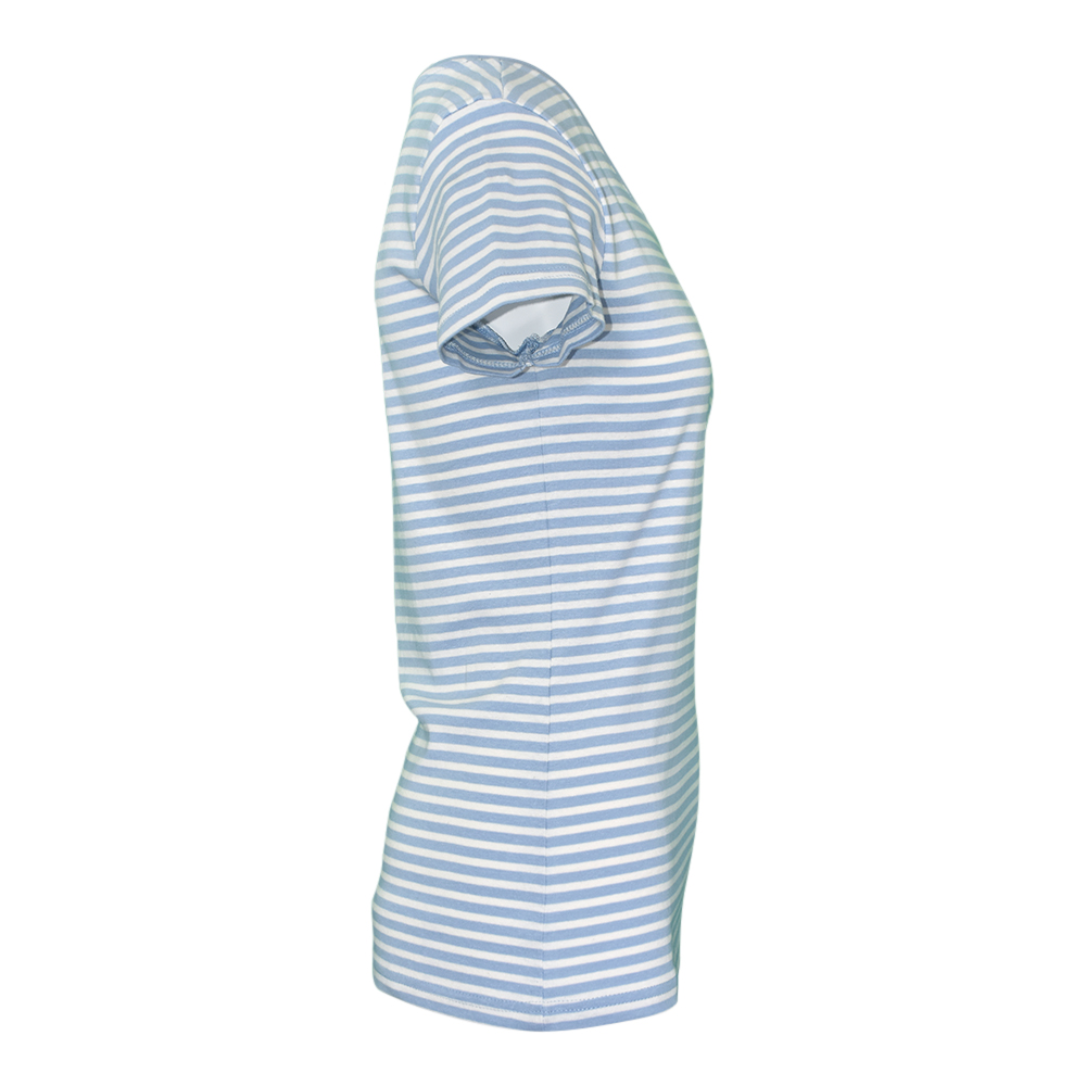 Weibliches Model mit CAMPS BAY T-Shirt in Blue Fog