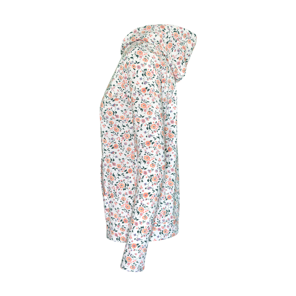 Weibliches Model mit CAMPS BAY Hoodie in Fusion Coral Flowers