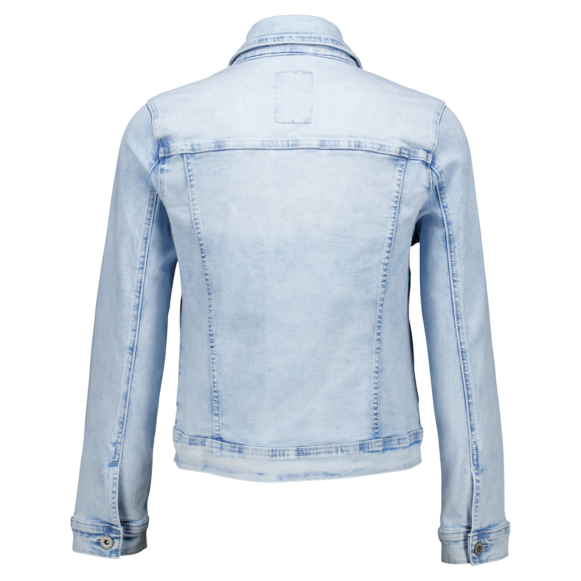 Weibliches Model mit CAMPS BAY Jeansjacke in Lightblue