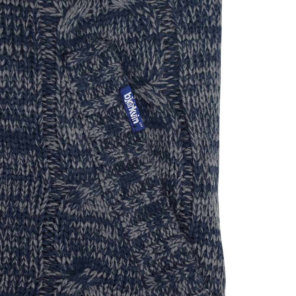 Männliches Model mit Björkvin Outdoor-Strickjacke in Marine