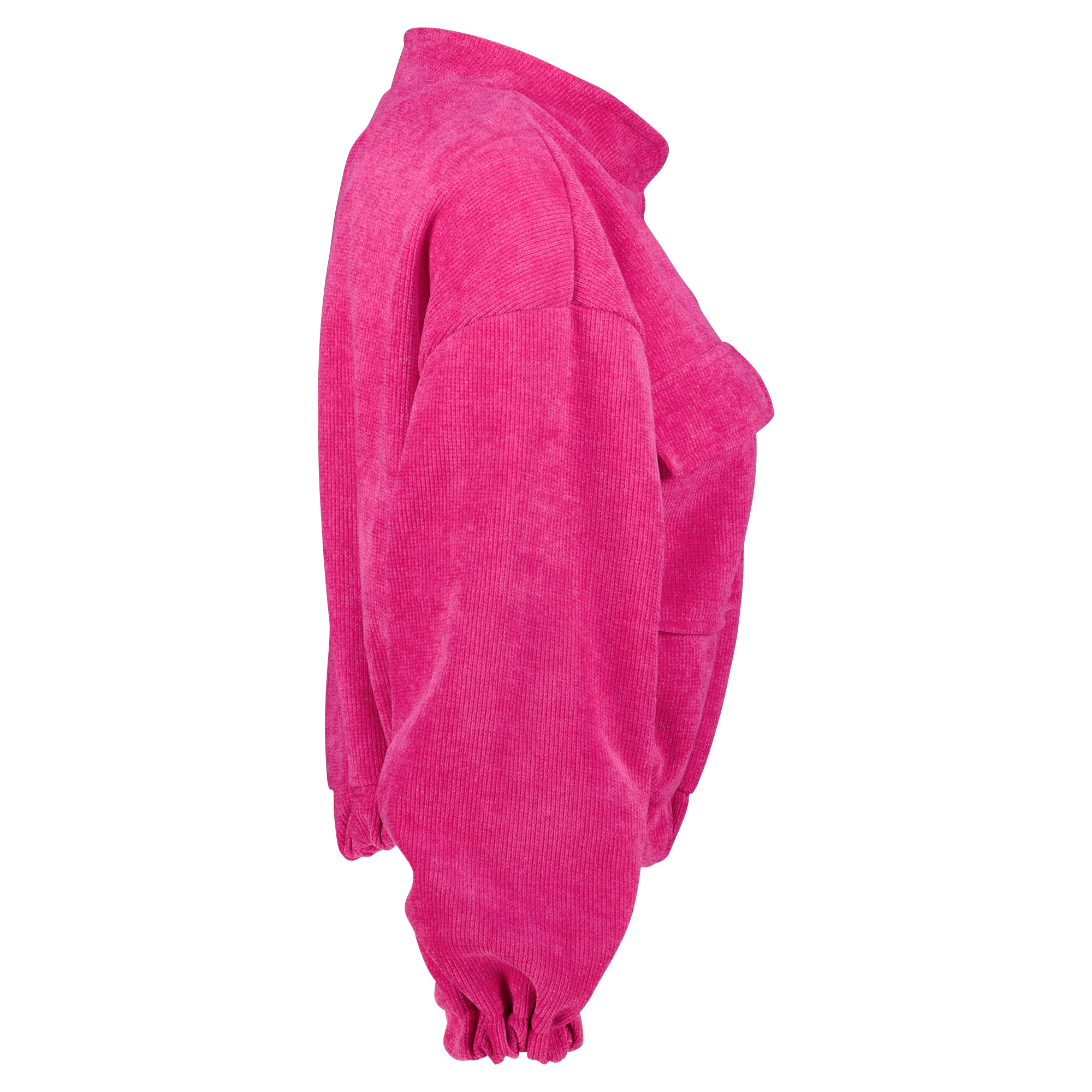 Weibliches Model mit Küstenzauber Jacke in Pink