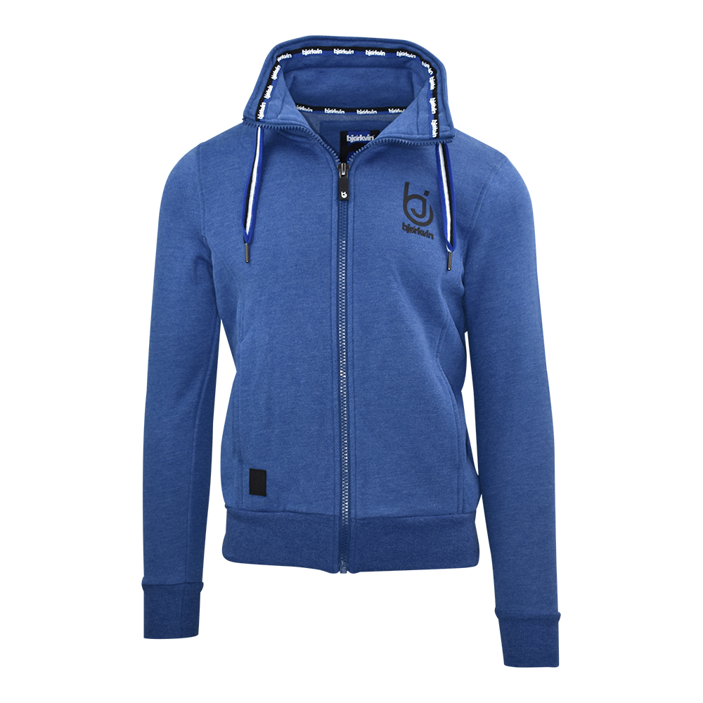 Männliches Model mit Björkvin Sweatjacke in Blue Melange