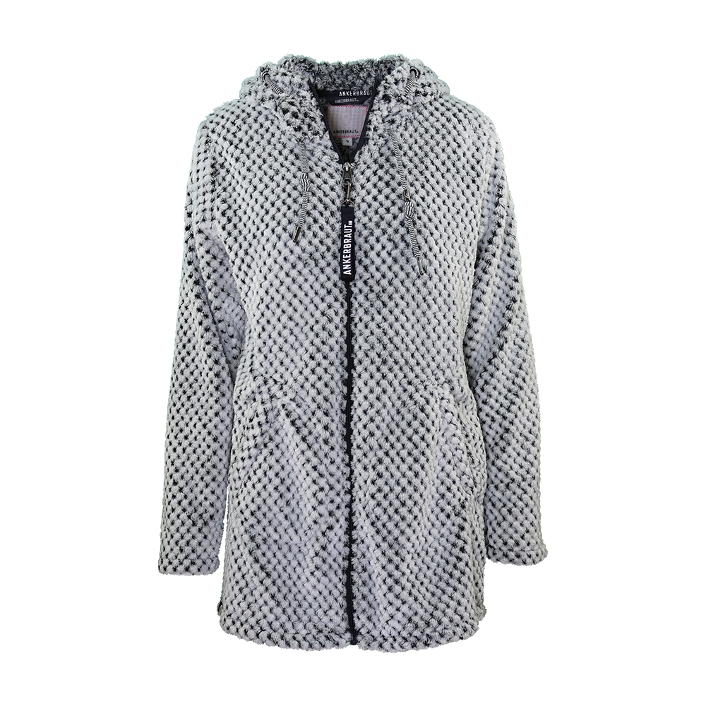Weibliches Model mit ANKERBRAUT Plüschjacke 