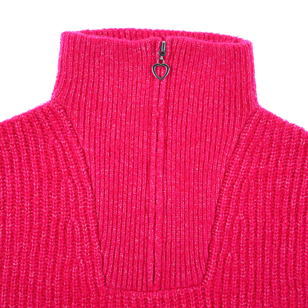 Weibliches Model mit Rock Your Day in Bright Rose Melange