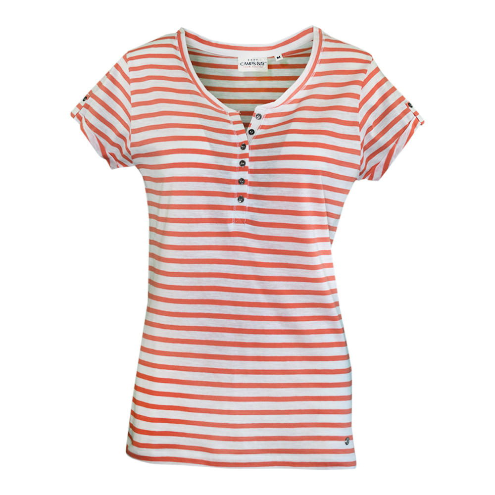 Weibliches Model mit CAMPS BAY Shirt in Fusion Coral