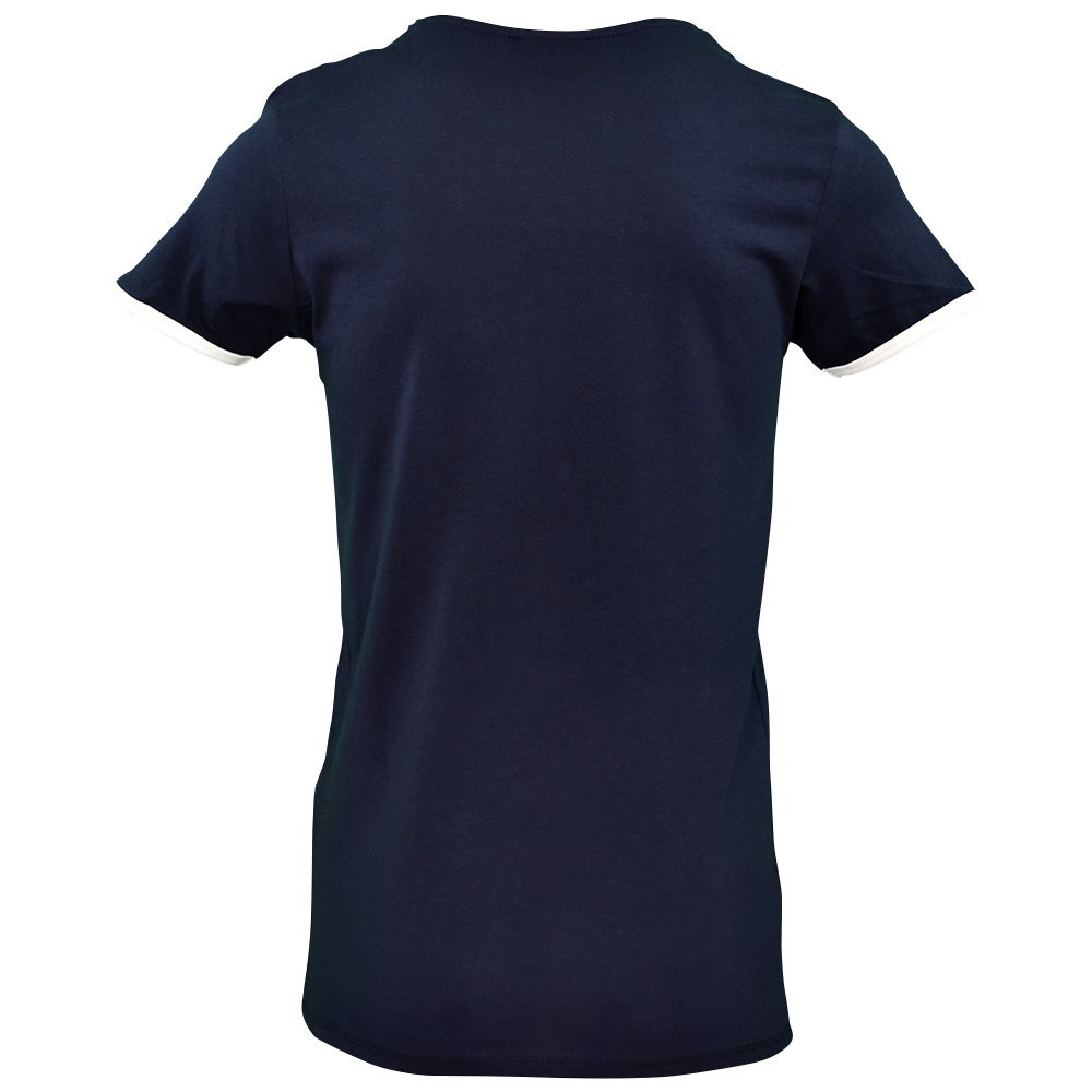Männliches Model mit CAMPS BAY T-Shirt in Night Sky
