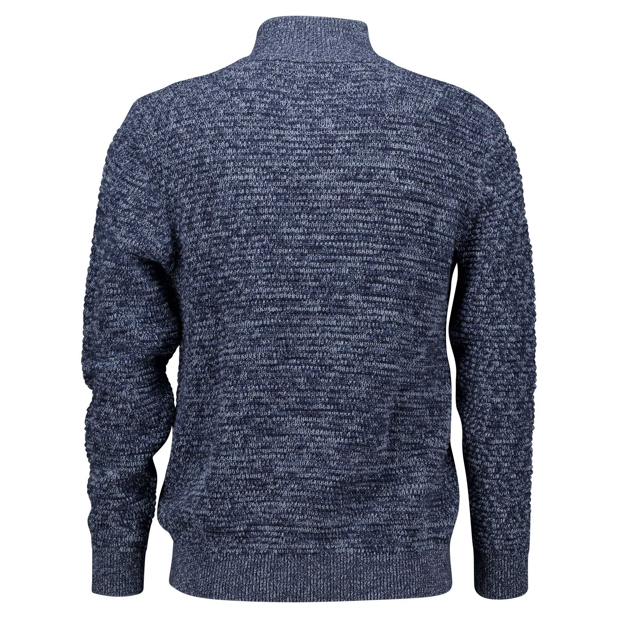 Männliches Model mit CAMPS BAY Troyer in Navy