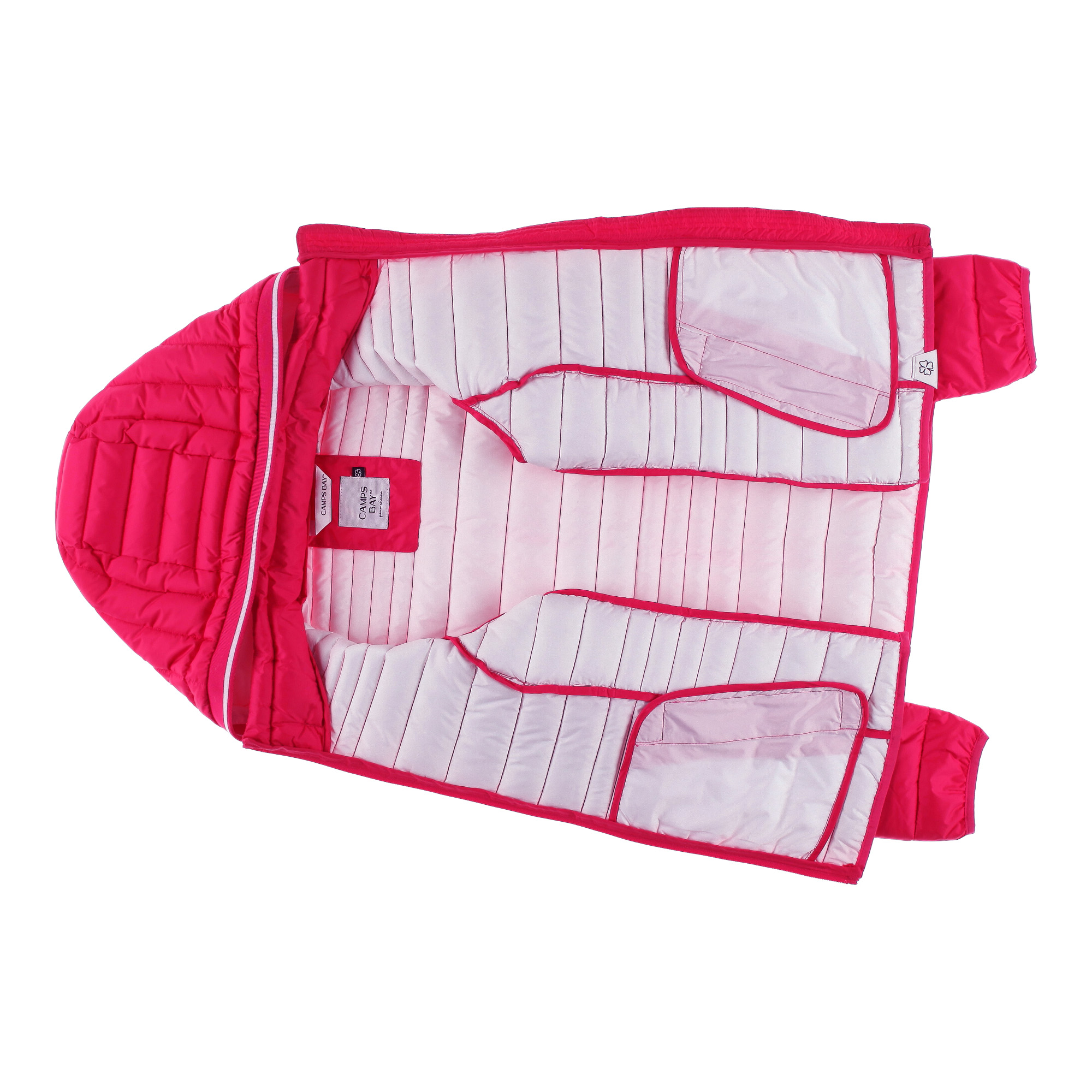 Weibliches Model mit CAMPS BAY Steppjacke in Bright Rose