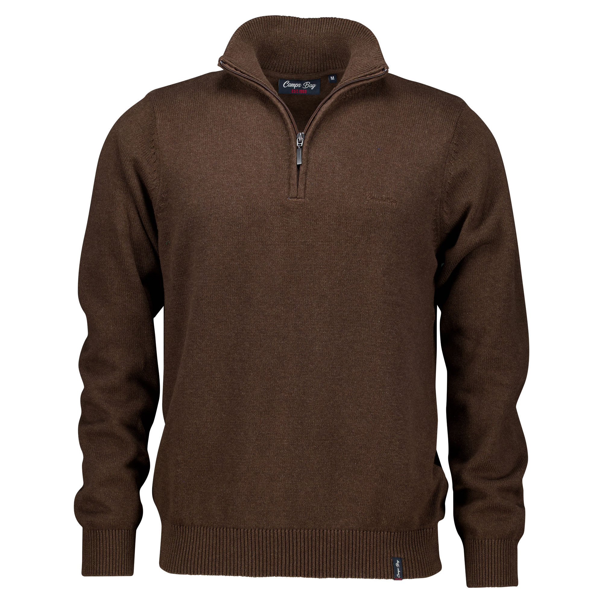 Männliches Model mit CAMPS BAY Stricktroyer in Brown