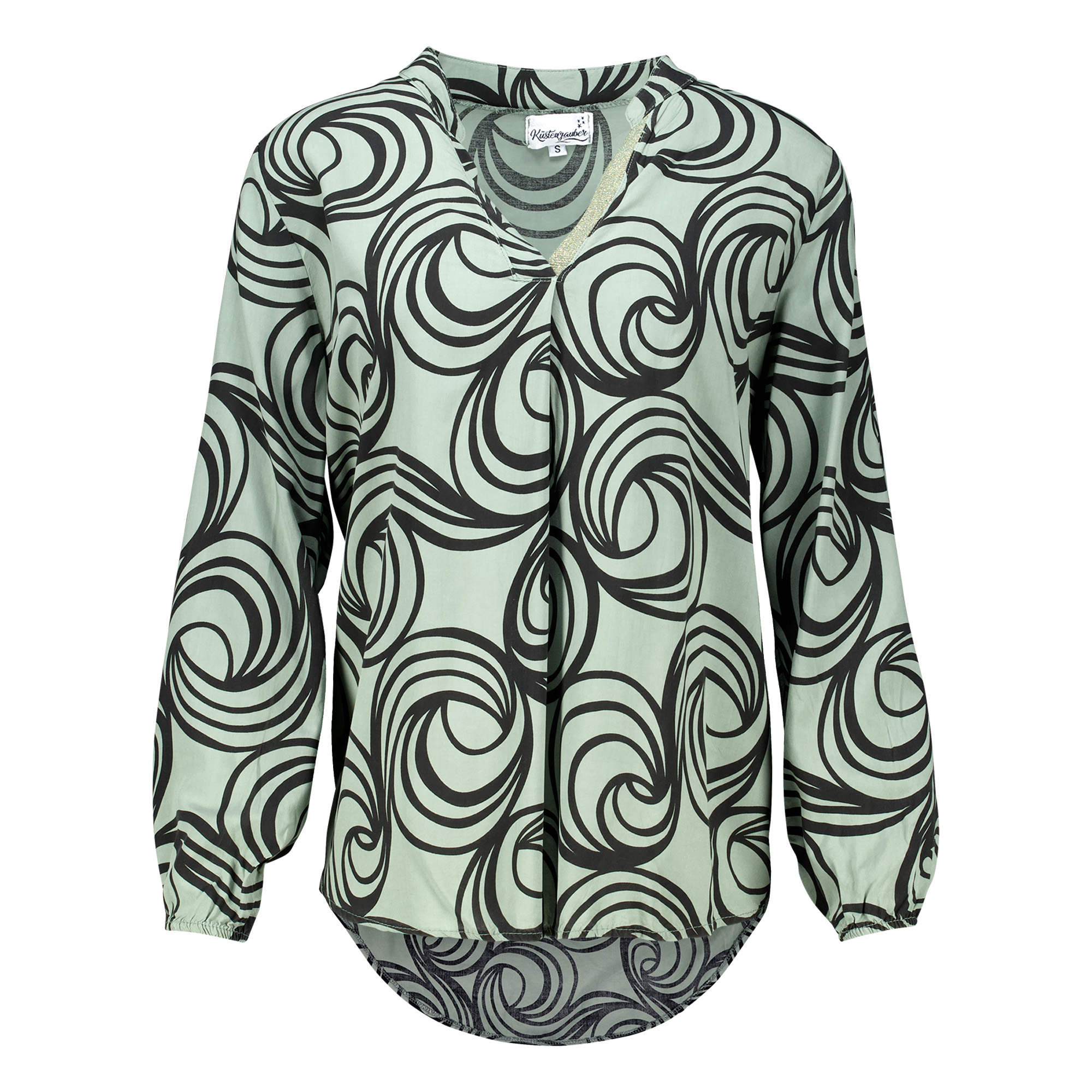 Weibliches Model mit Küstenzauber Bluse in Khaki