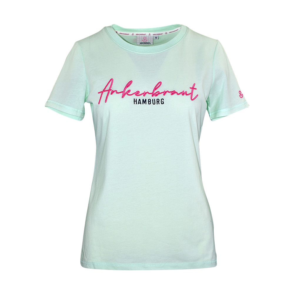 Weibliches Model mit ANKERBRAUT T-Shirt 