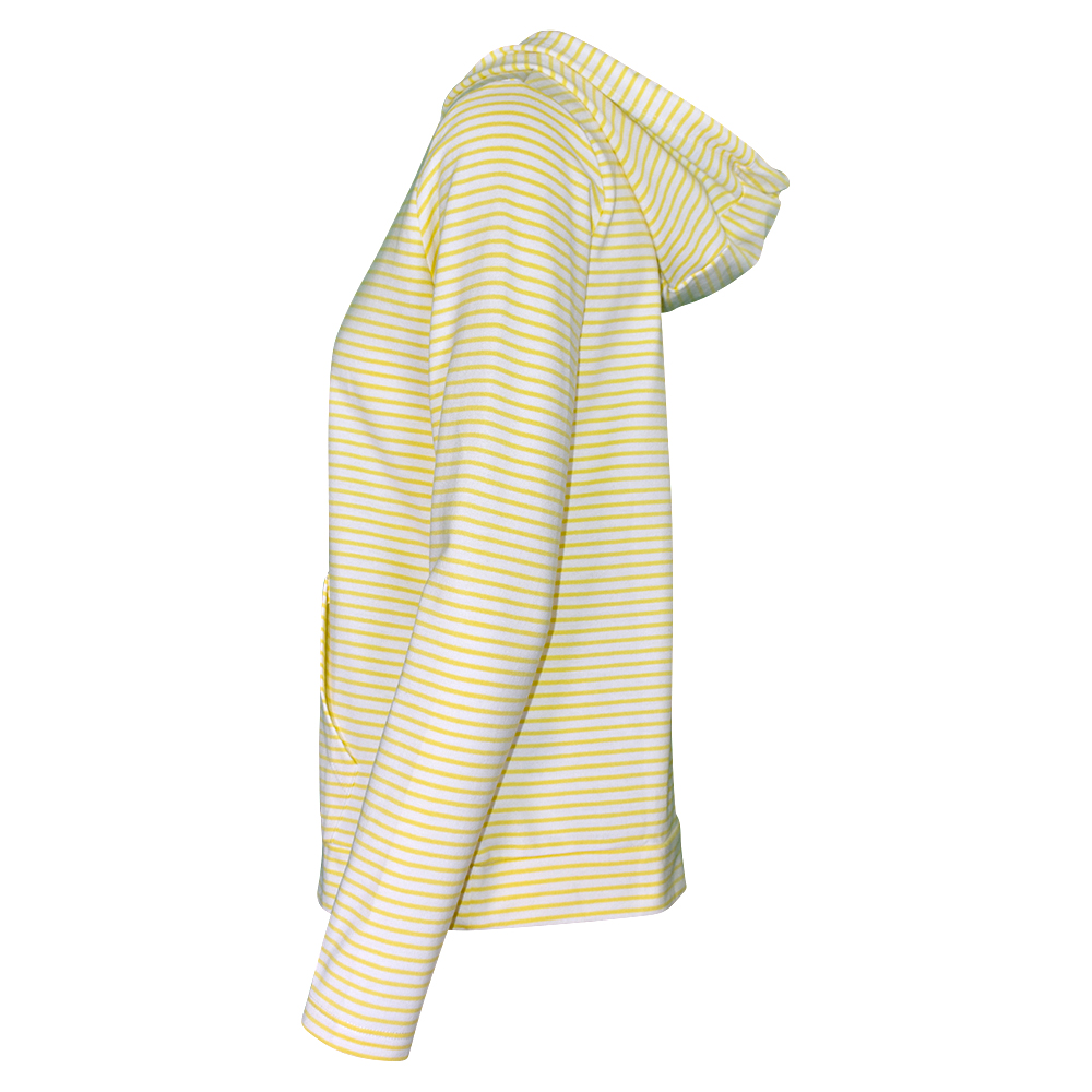 Weibliches Model mit CAMPS BAY Hoodie in Gelb-Weiss