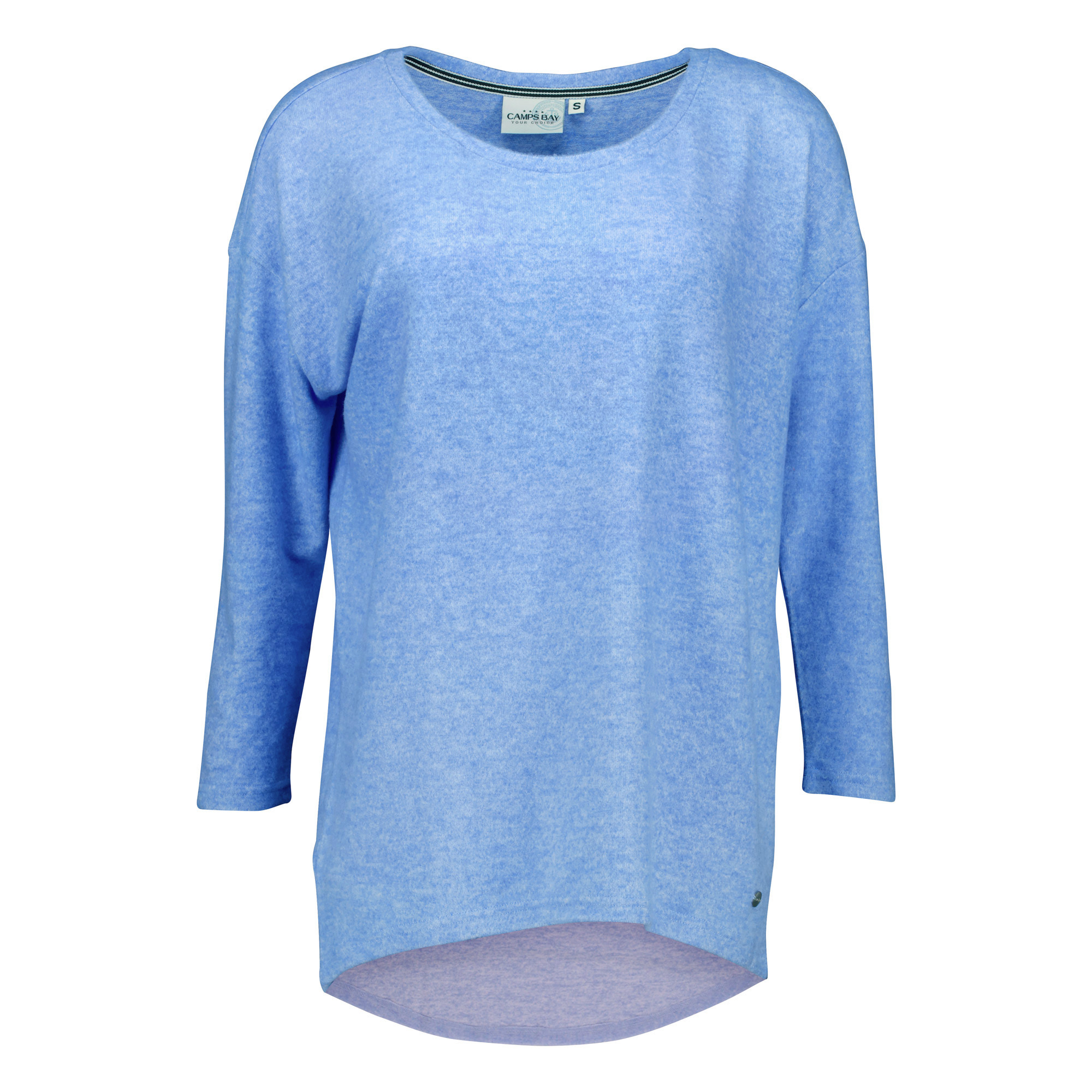 Weibliches Model mit CAMPS BAY Shirt in Vista Blue