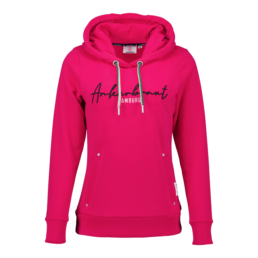 Weibliches Model mit ANKERBRAUT Hoodie in Bright Rose