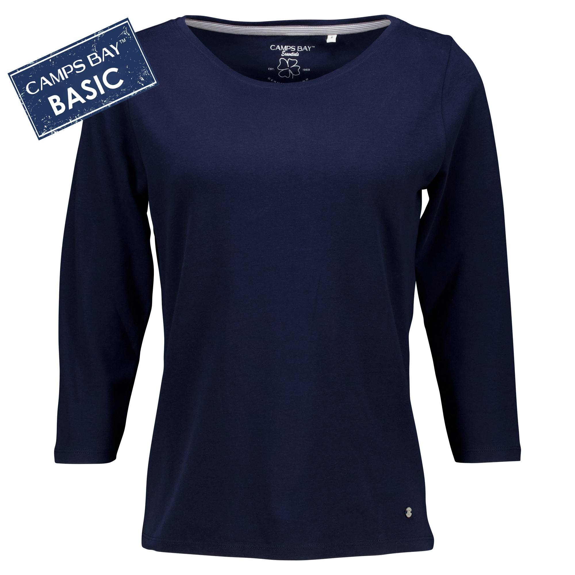 Weibliches Model mit CAMPS BAY Shirt in Night Sky