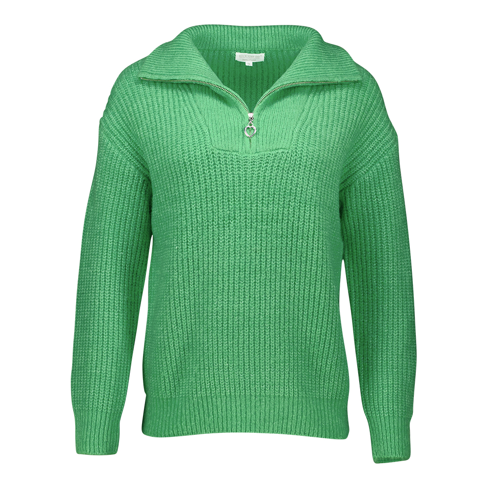 Weibliches Model mit Rock your Day Pullover in Vibrant Green