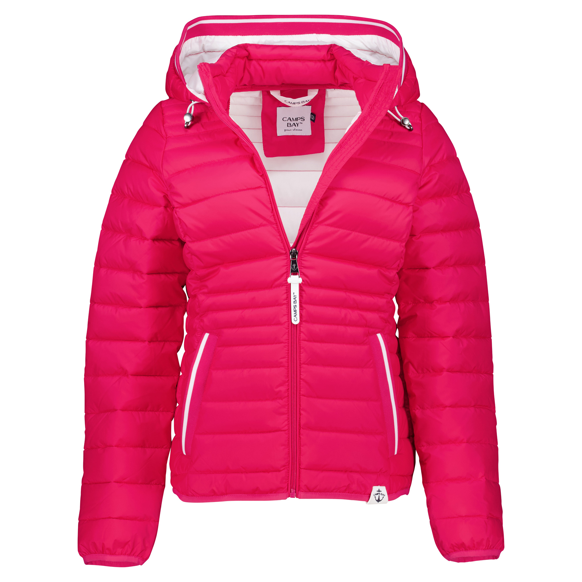 Weibliches Model mit CAMPS BAY Steppjacke 