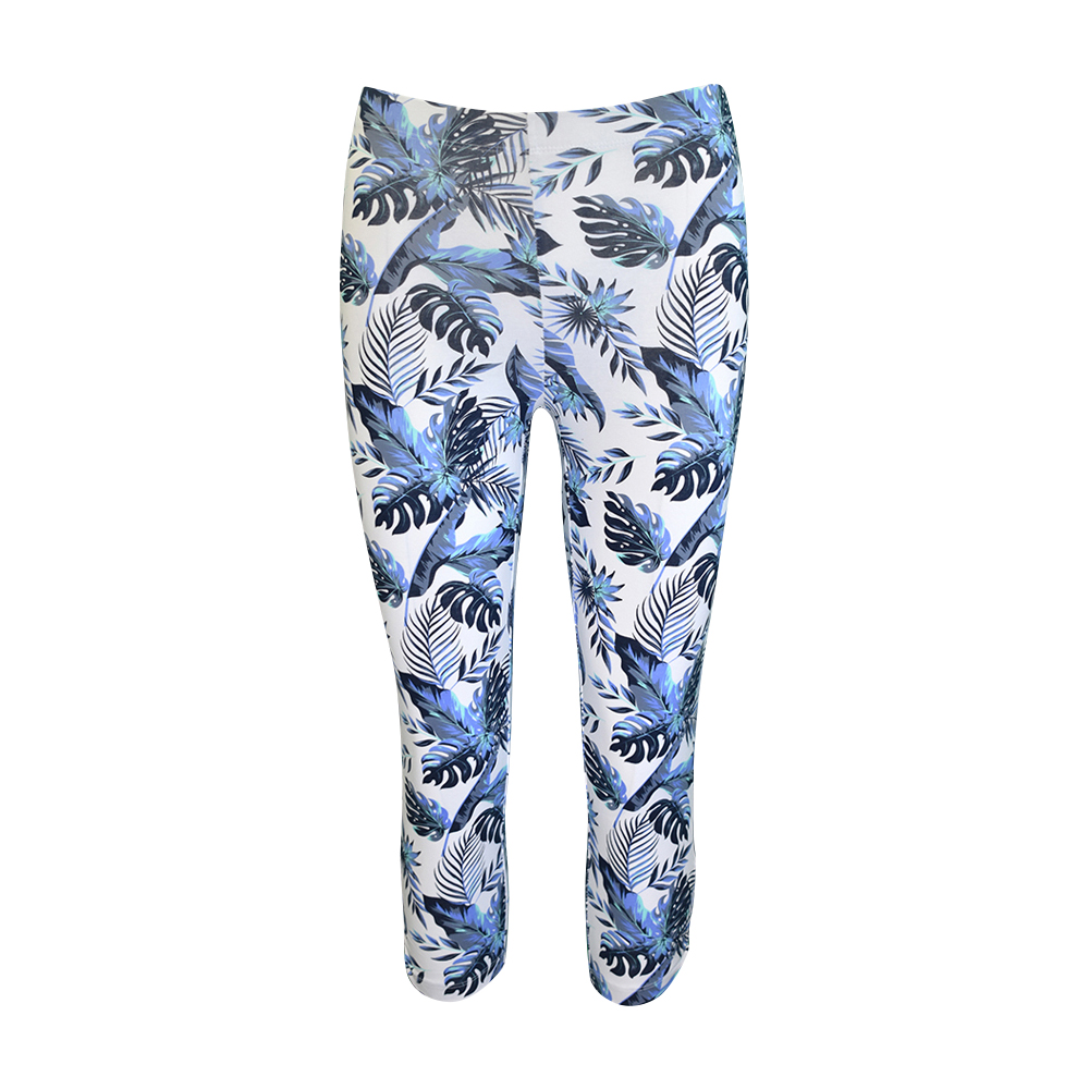 Weibliches Model mit CAMPS BAY Leggins 
