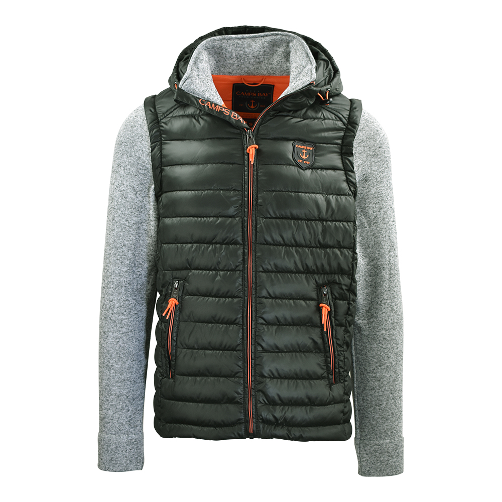 Männliches Model mit CAMPS BAY Jacke 