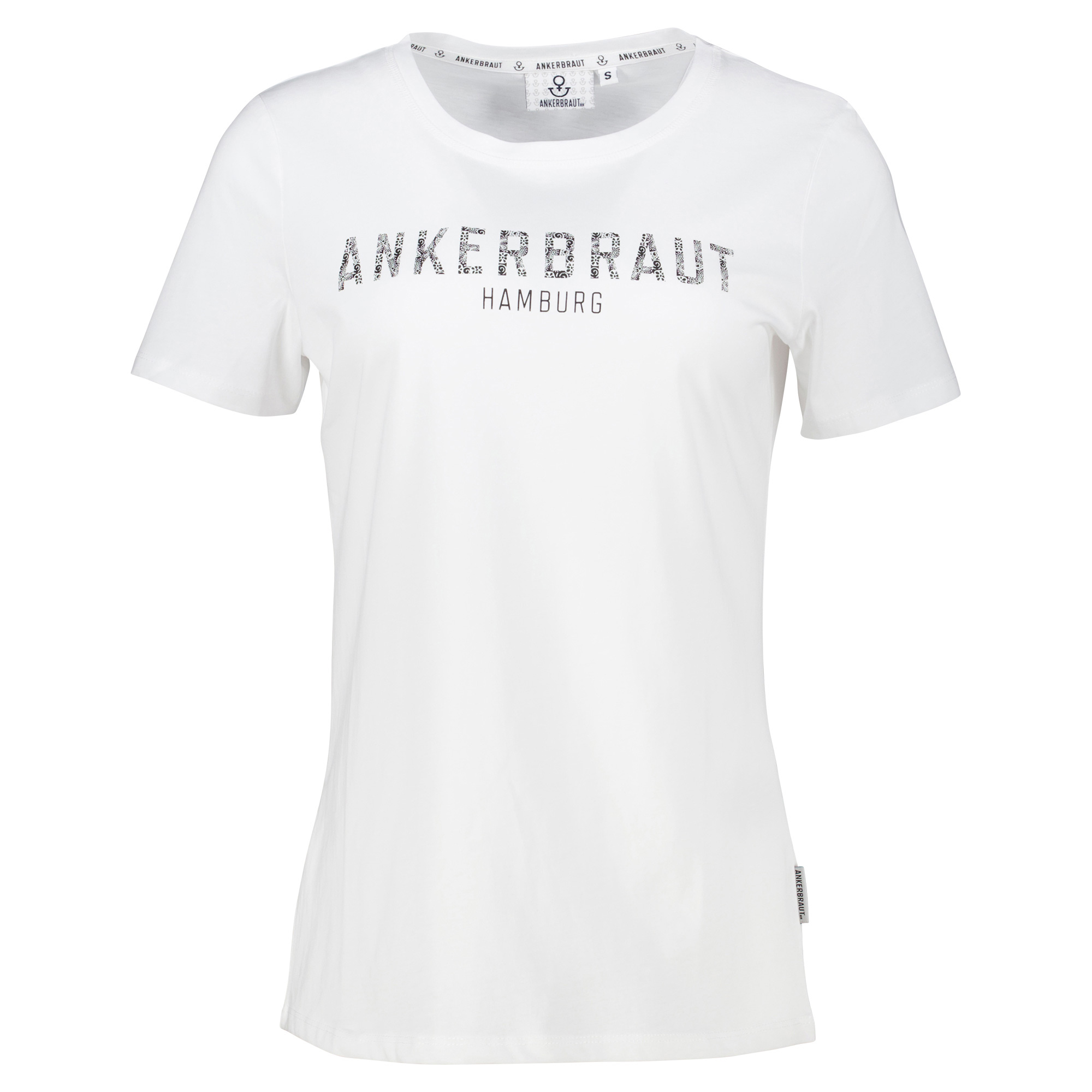Weibliches Model mit ANKERBRAUT T-Shirt in Weiß