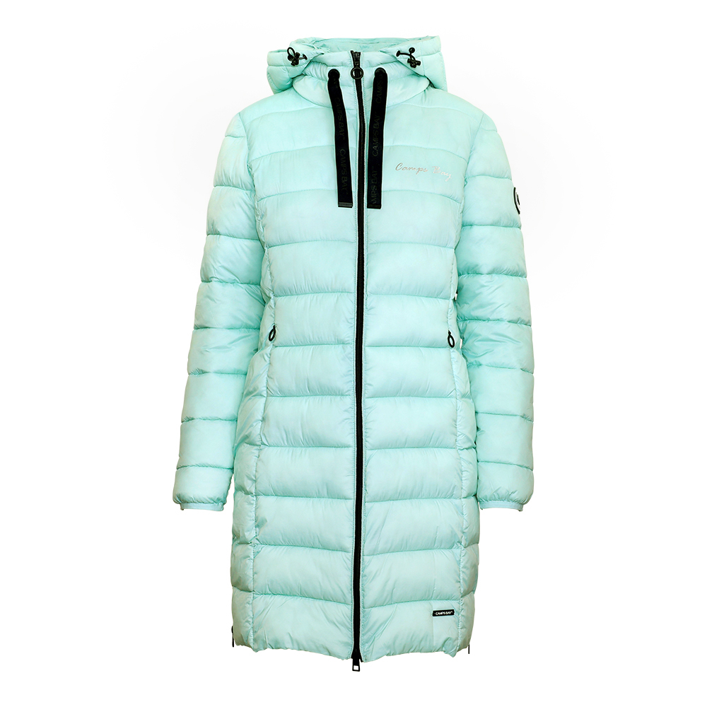 Weibliches Model mit CAMPS BAY Steppmantel in Harbour Grey