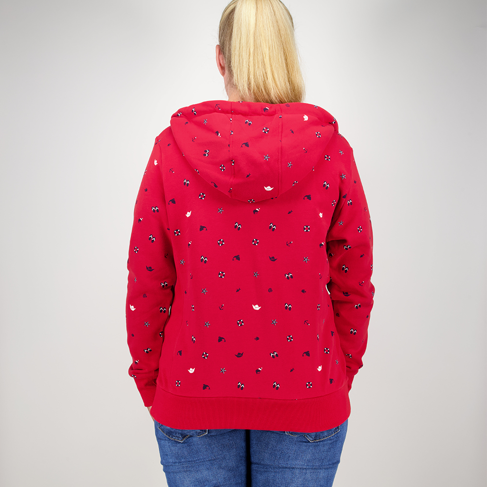 Weibliches Model mit CAMPS BAY Sweatjacke in Savvy Red