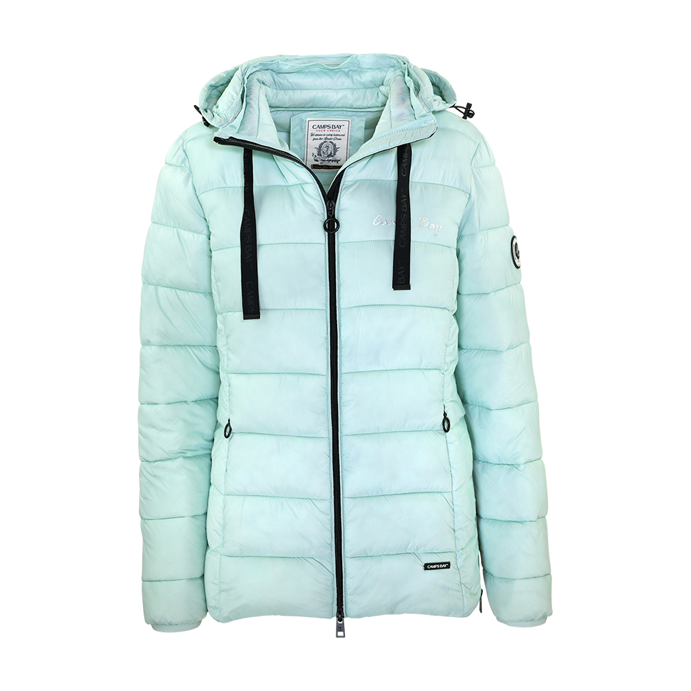 Weibliches Model mit CAMPS BAY Steppjacke in Harbour Grey