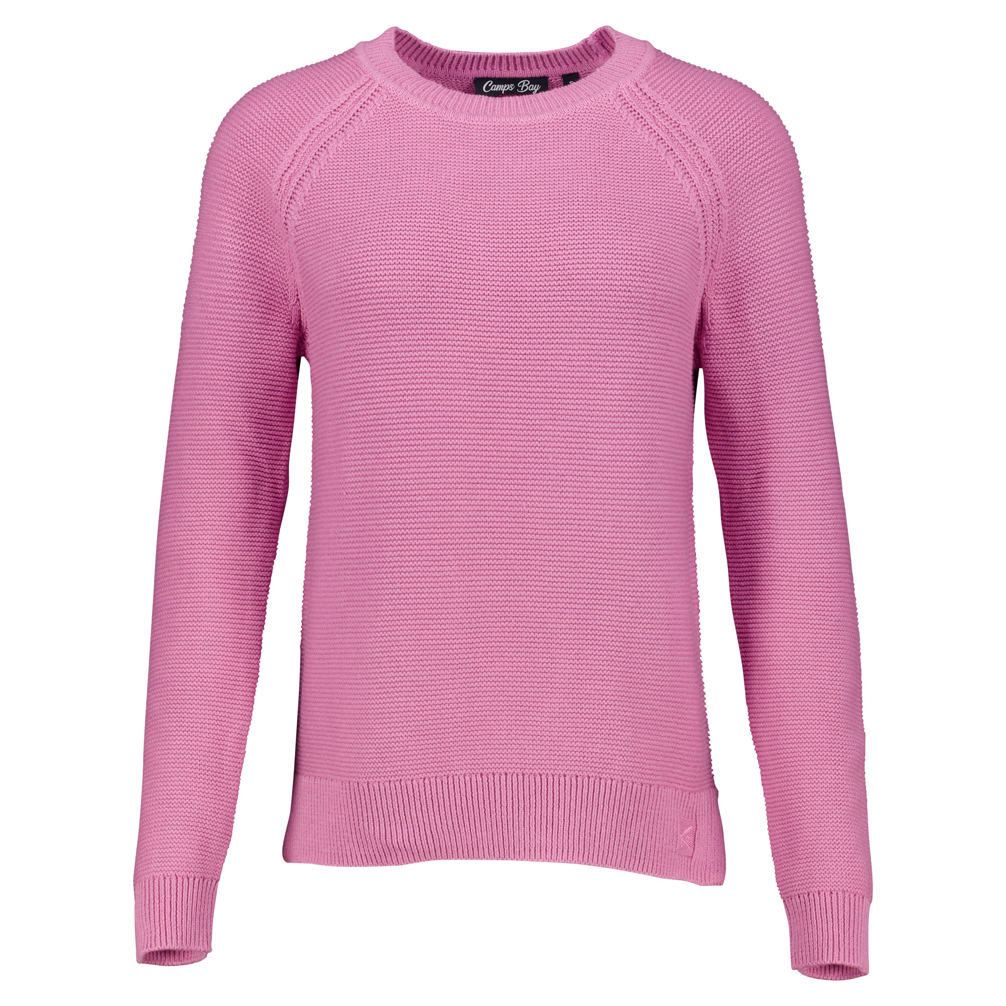 Weibliches Model mit CAMPS BAY Pullover in Fuchsia