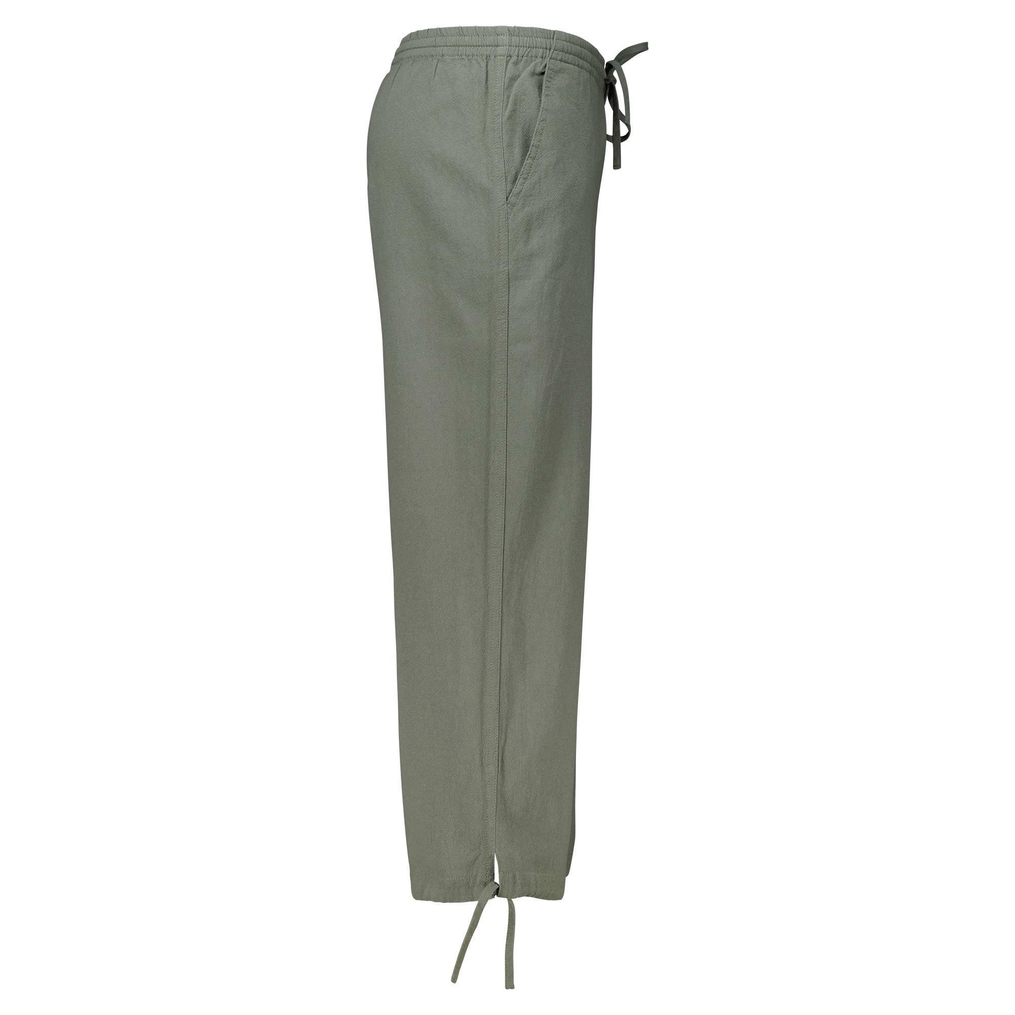 Weibliches Model mit CAMPS BAY Sommerhose in Misty