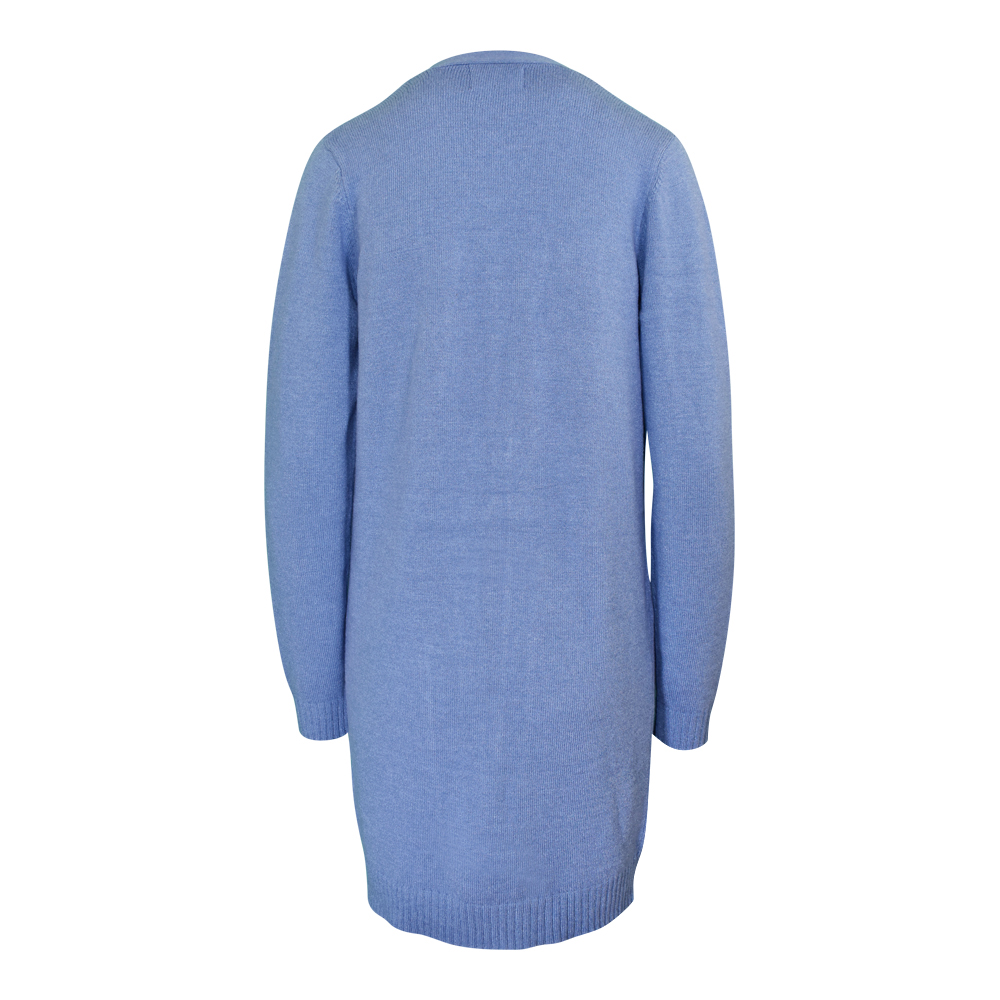Weibliches Model mit CAMPS BAY Strickjacke in Infinity