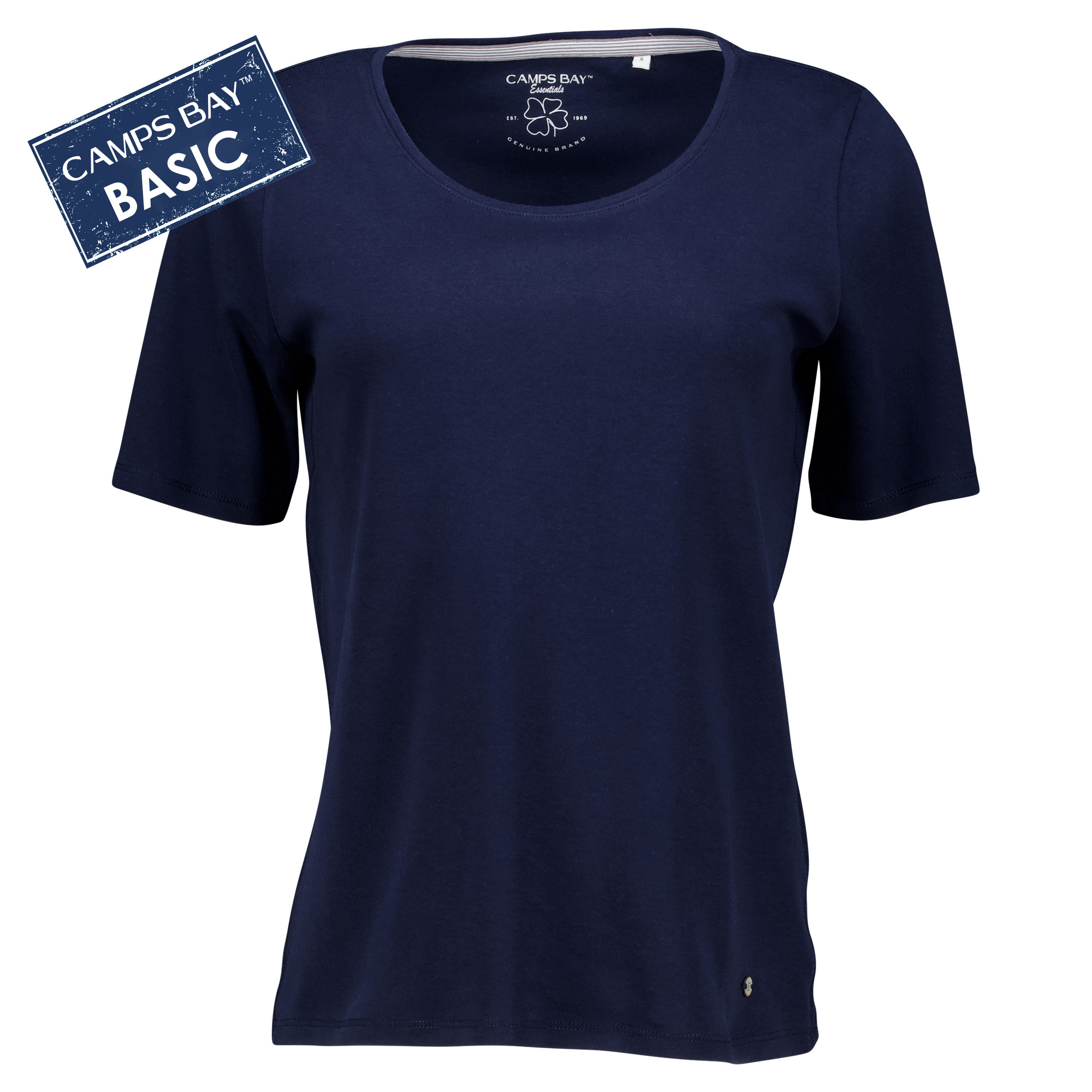 Weibliches Model mit CAMPS BAY T-Shirt in Night Sky
