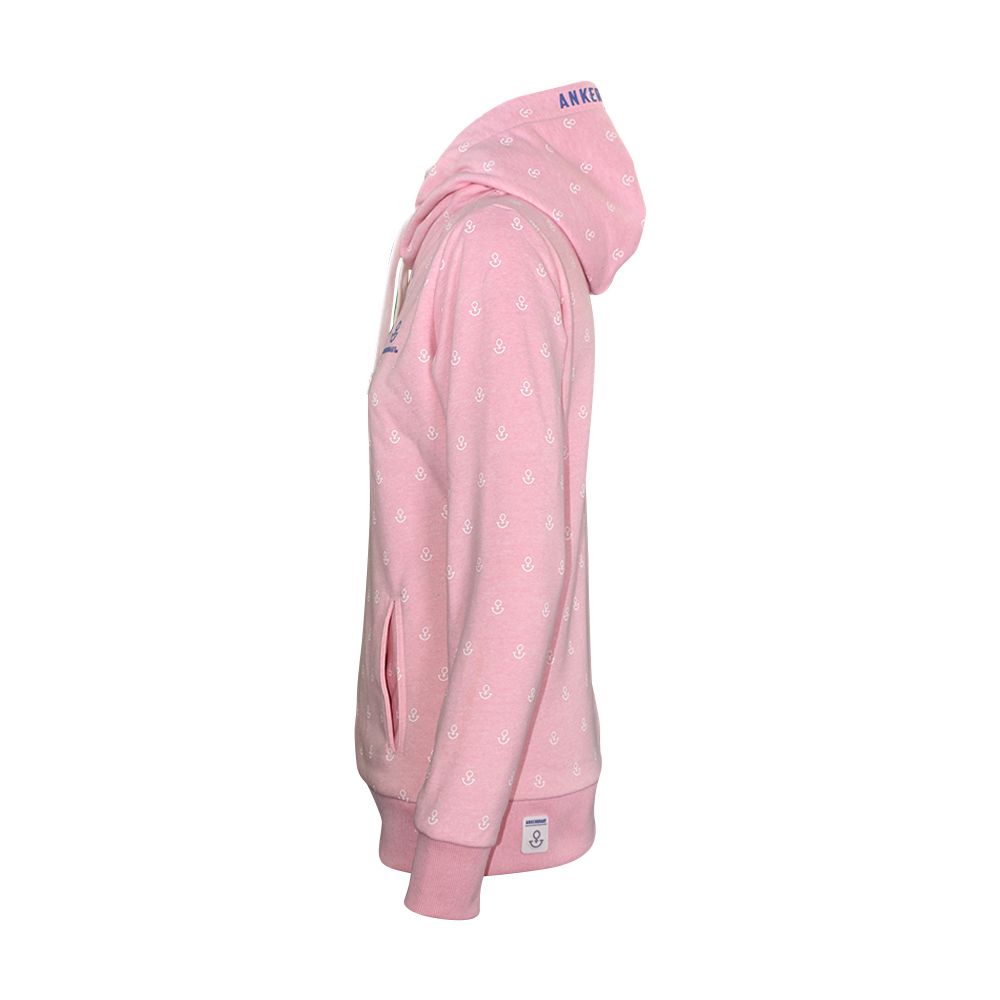 Weibliches Model mit ANKERBRAUT Hoodie in Rosa Melange