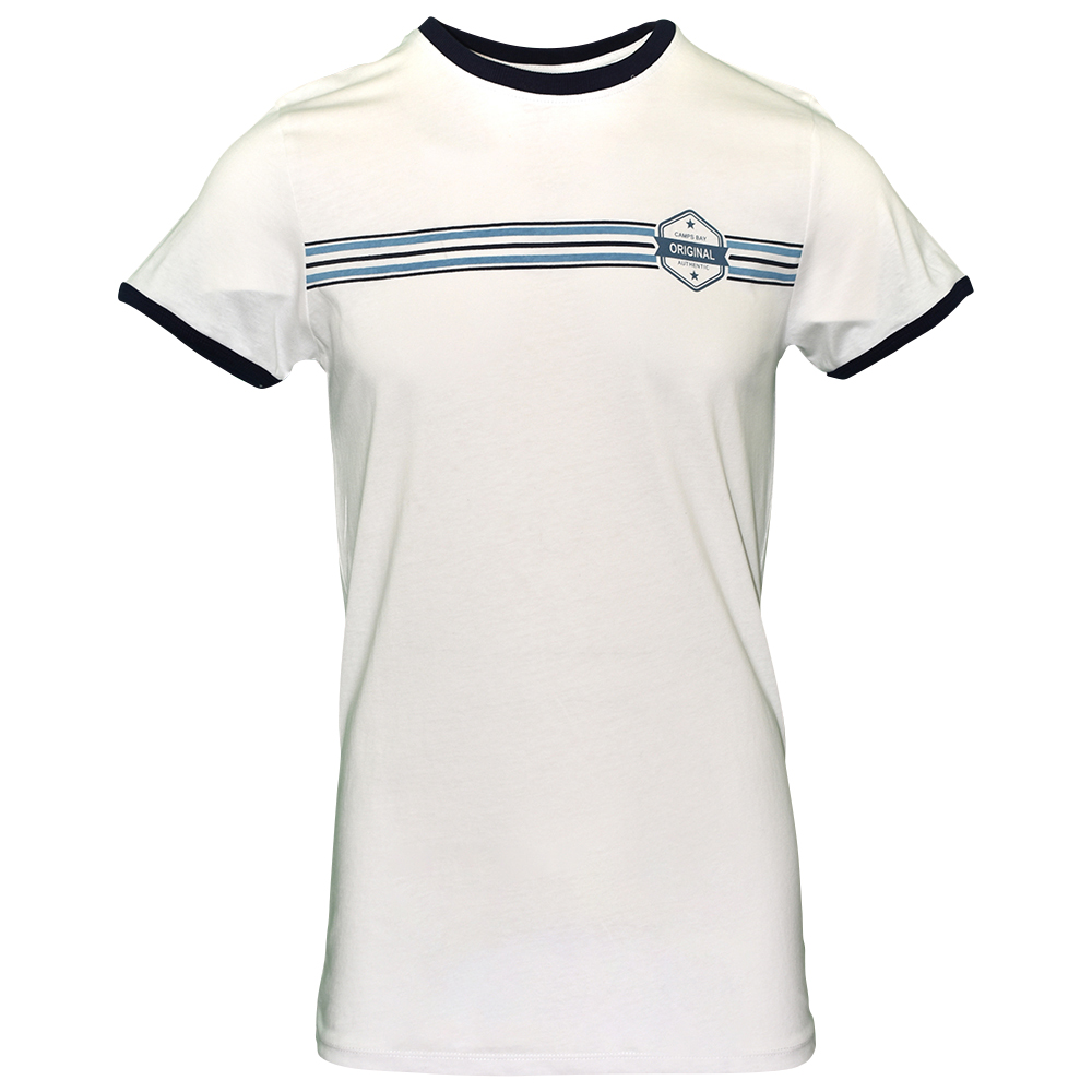 Männliches Model mit CAMPS BAY T-Shirt in Cloud Dancer Offwhite
