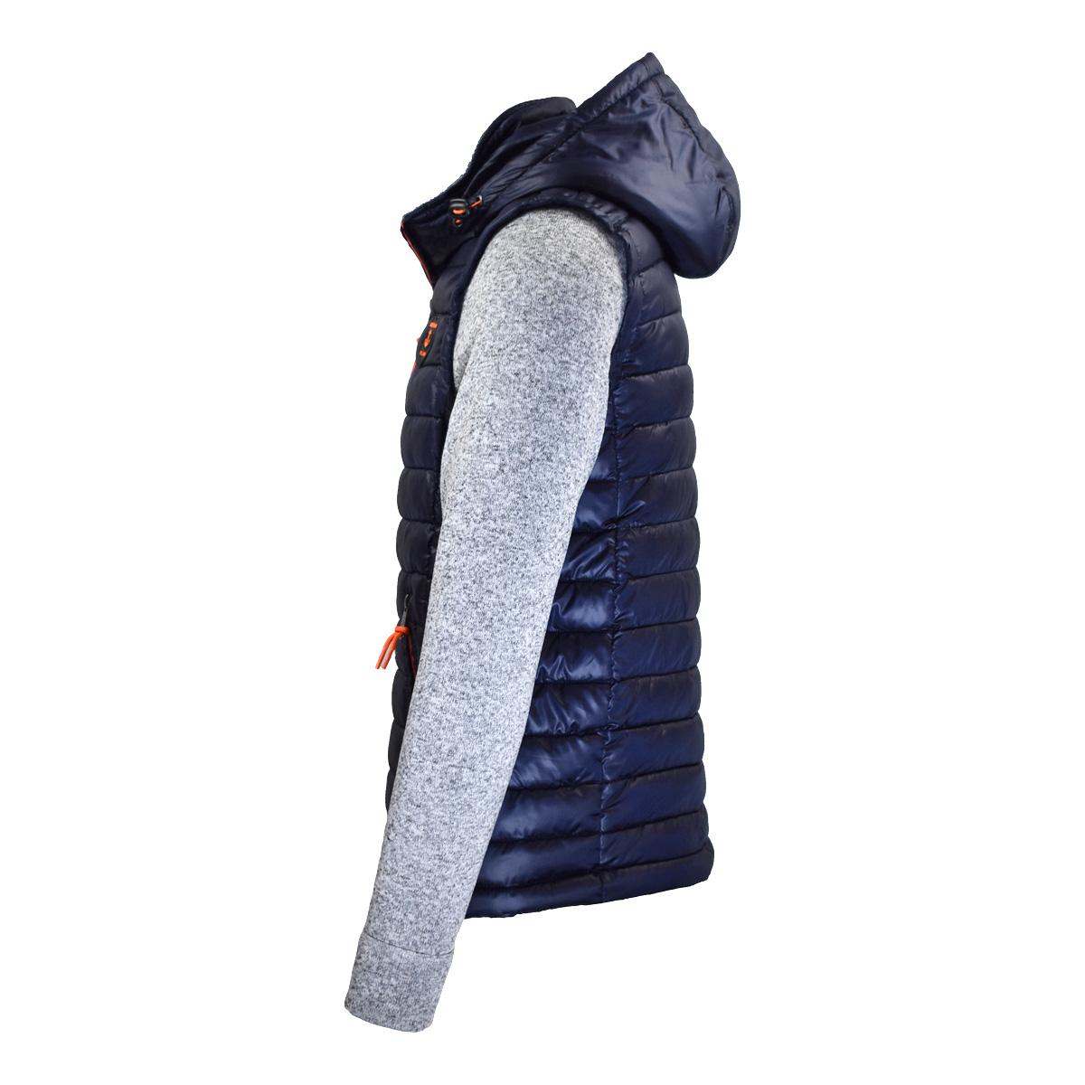 Männliches Model mit CAMPS BAY Jacke in Night Sky