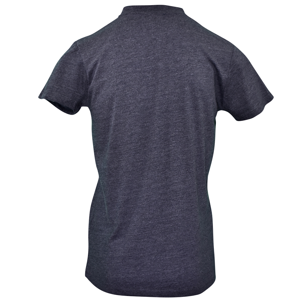 Männliches Model mit CAMPS BAY T-Shirt in Night Sky