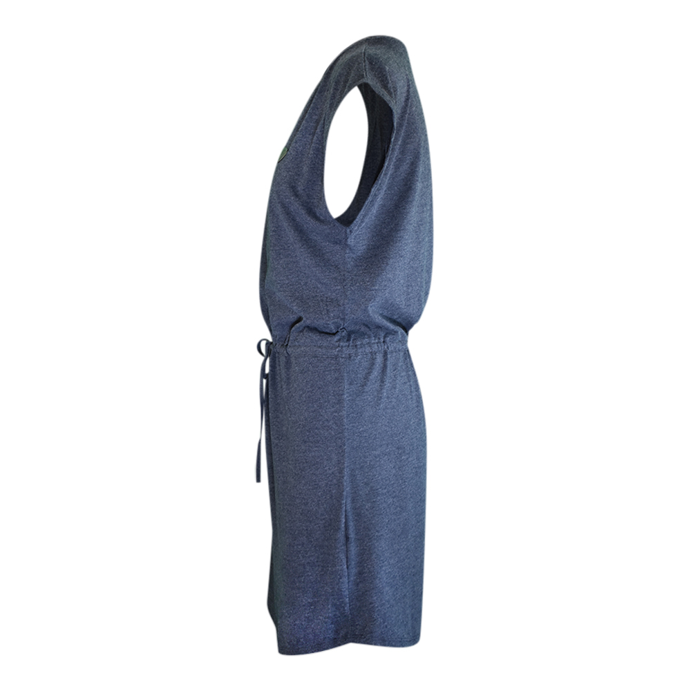 Weibliches Model mit CAMPS BAY Jerseykleid in Night Sky Melange