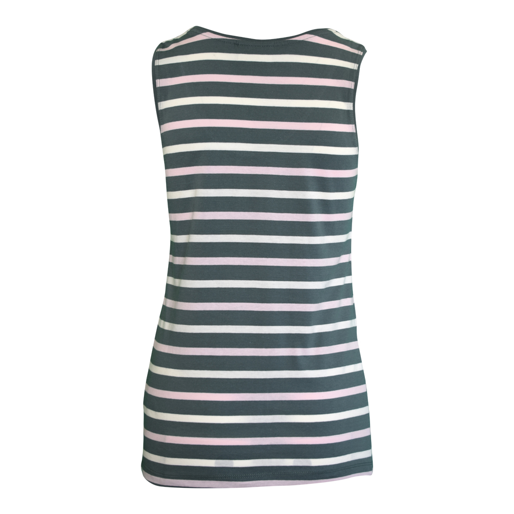 Weibliches Model mit CAMPS BAY Top in Balsam Green-Cradle Pink