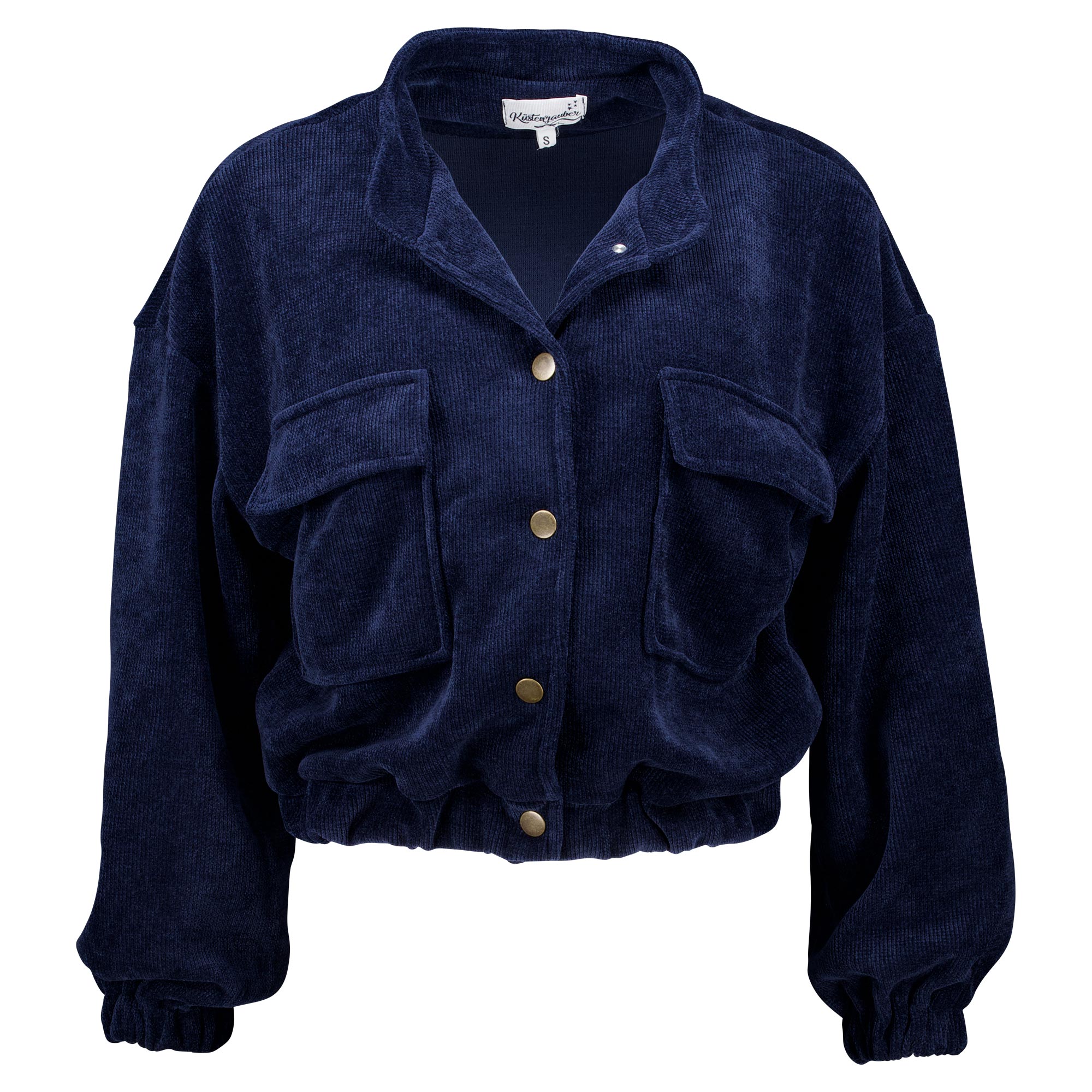 Weibliches Model mit Küstenzauber Jacke in Blue