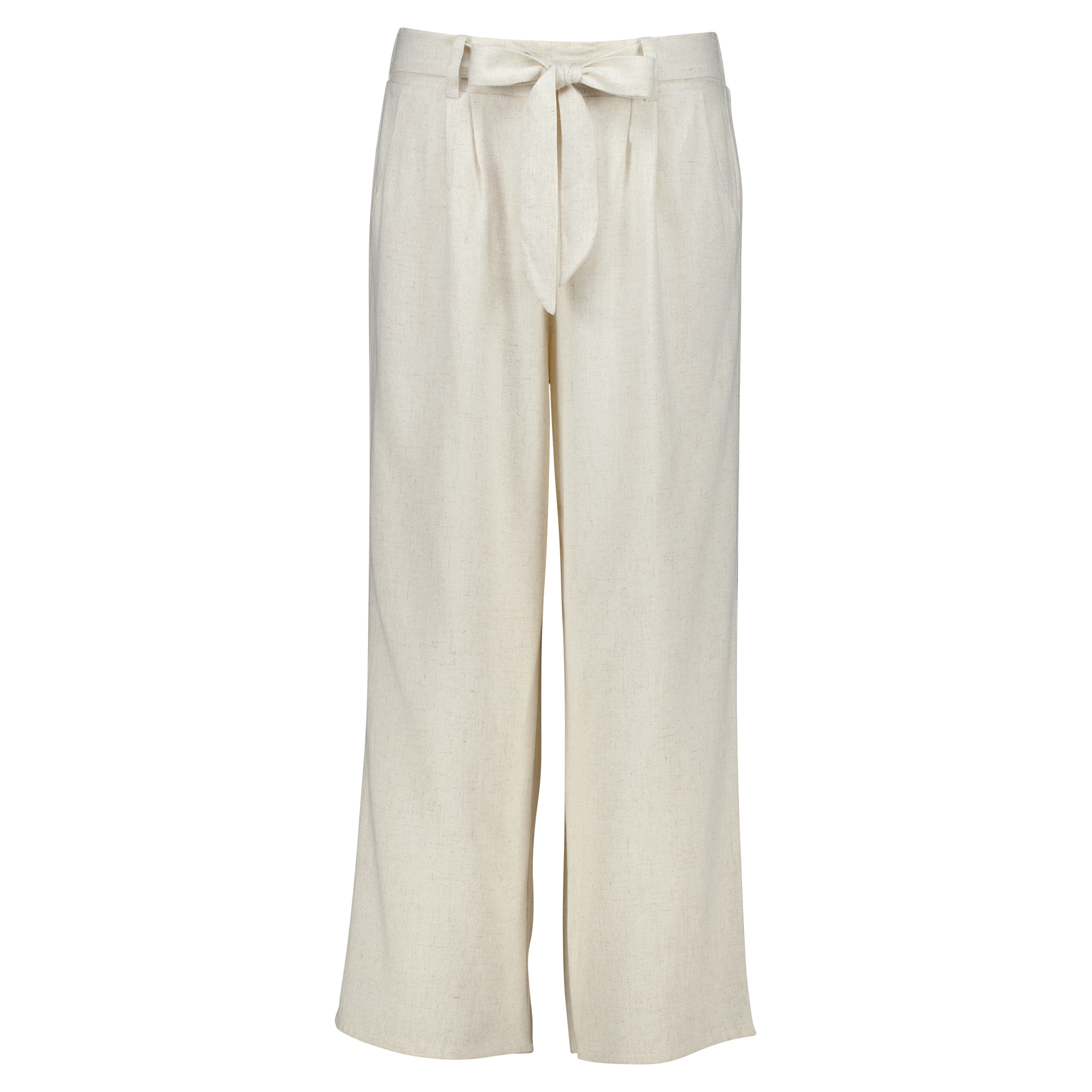 Weibliches Model mit CAMPS BAY Hose 