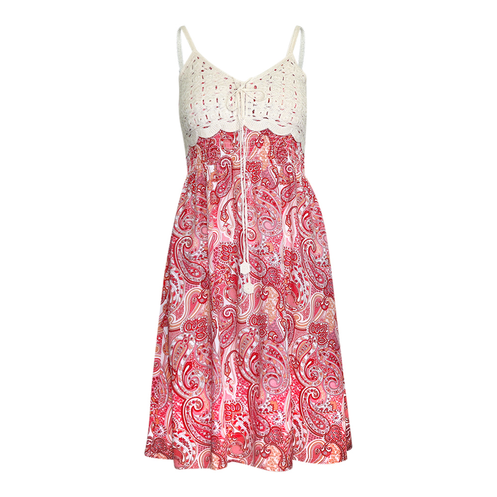 Weibliches Model mit Rock Your Day Kleid in Pink Paisley