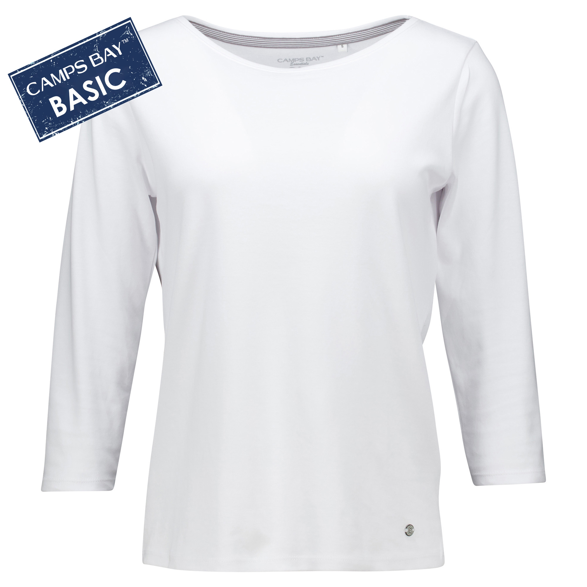 Weibliches Model mit CAMPS BAY Shirt in Weiß