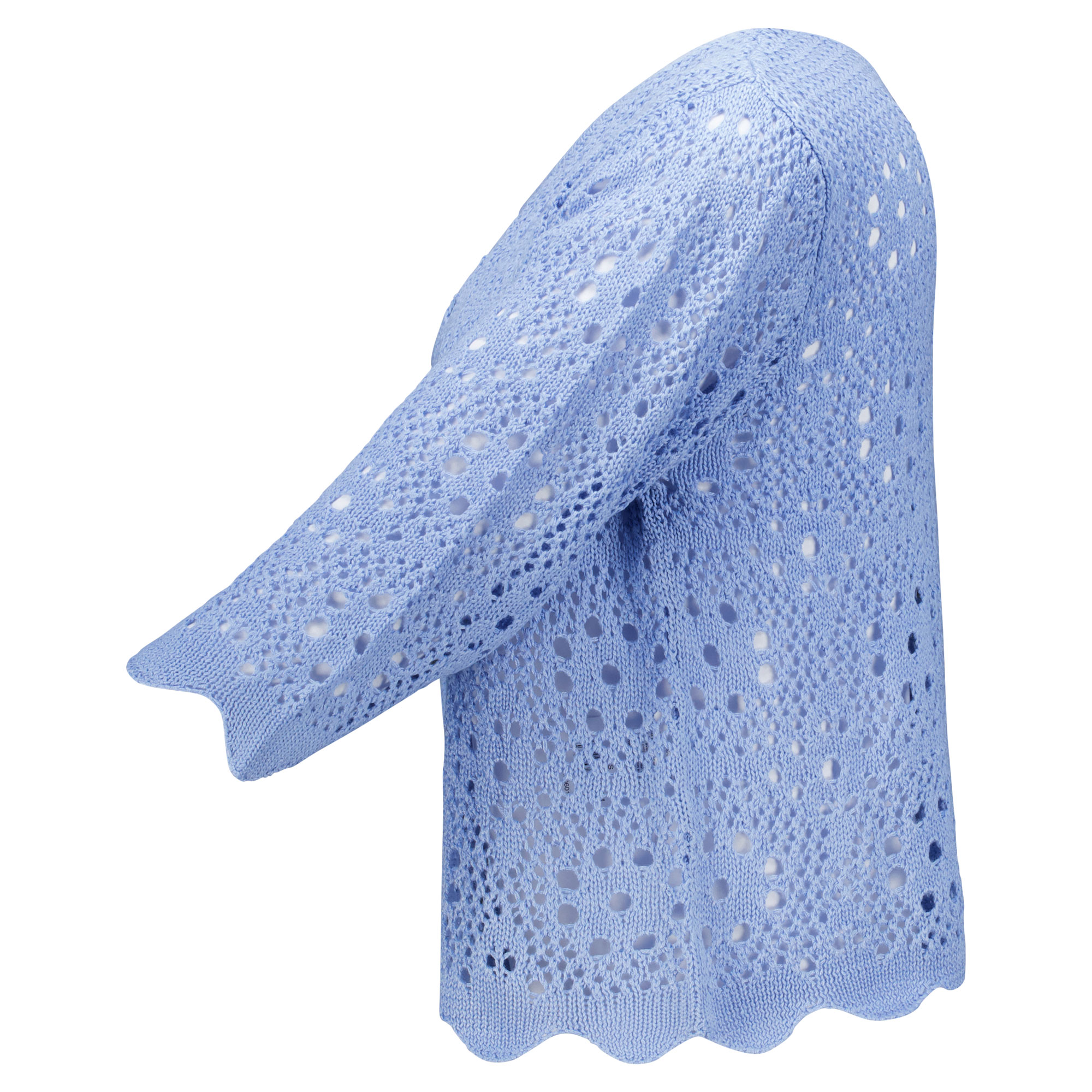 Weibliches Model mit Rock You Day Strickjacke in Pearl Blue