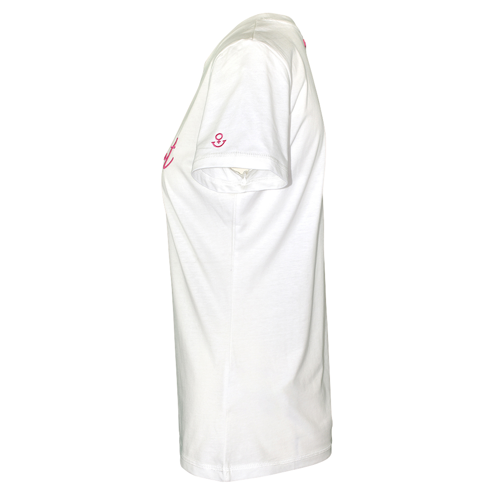 Weibliches Model mit ANKERBRAUT Shirt in Snow White