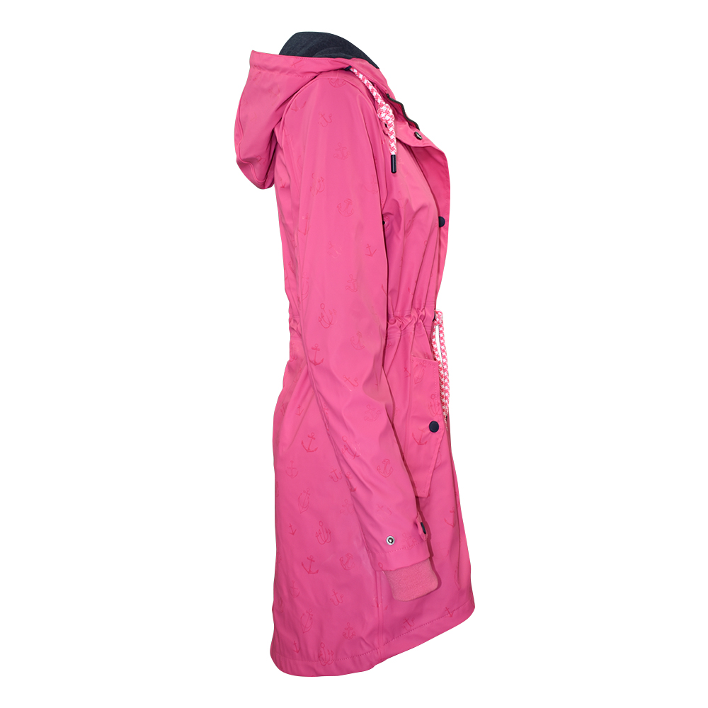 Weibliches Model mit CAMPS BAY Regenjacke in Pink Flambée